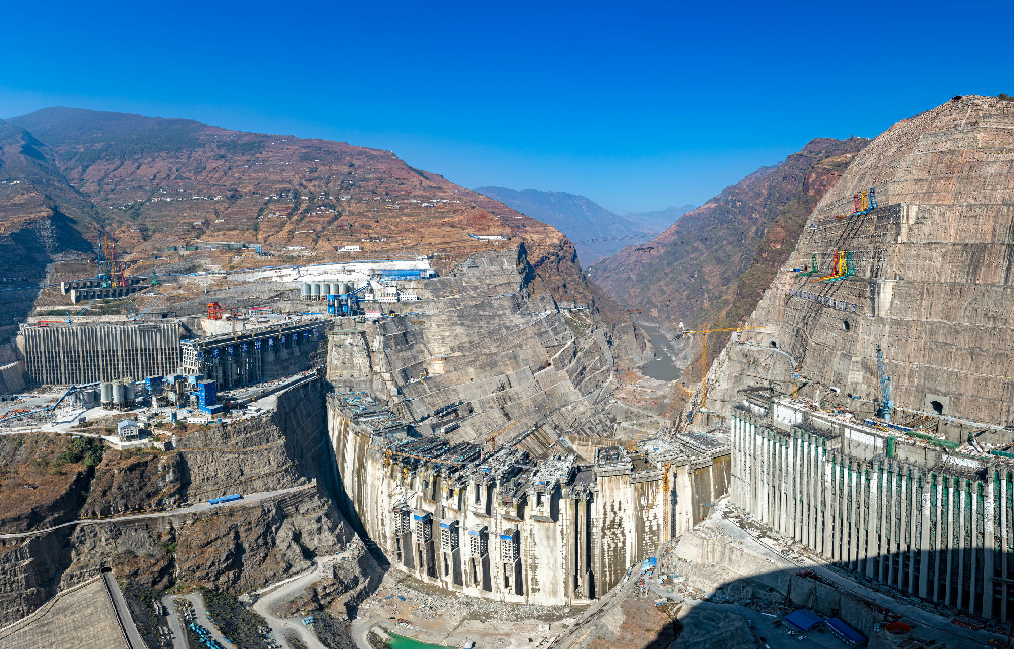 金沙江白鶴灘水電站施工現(xiàn)場(chǎng).jpg