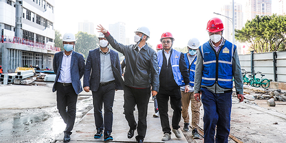 寶鷹集團(tuán)總裁于泳波帶隊(duì)赴廣州檢查項(xiàng)目拜訪客戶
